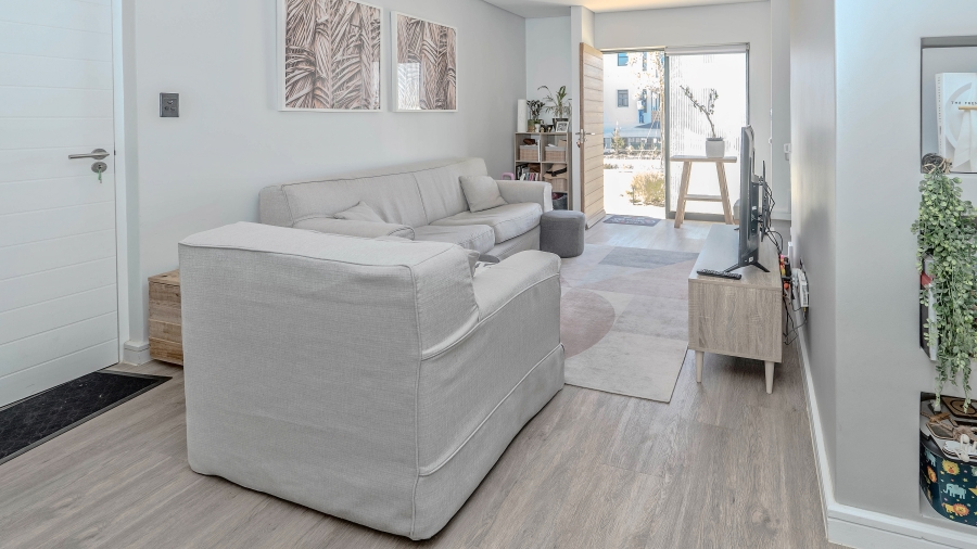 2 Bedroom Property for Sale in Newinbosch Western Cape